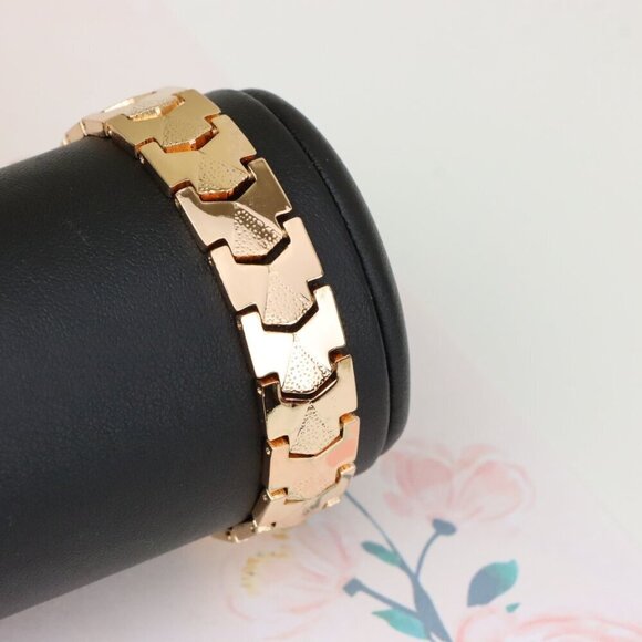 "Elegant Rose Gold Plated Link Bracelet with Bold Textured Design, XPBL1125 - Picture 11 of 13